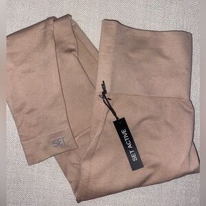Set Active | NWT Set30 Sculptflex Ribbed Amethyst leggings